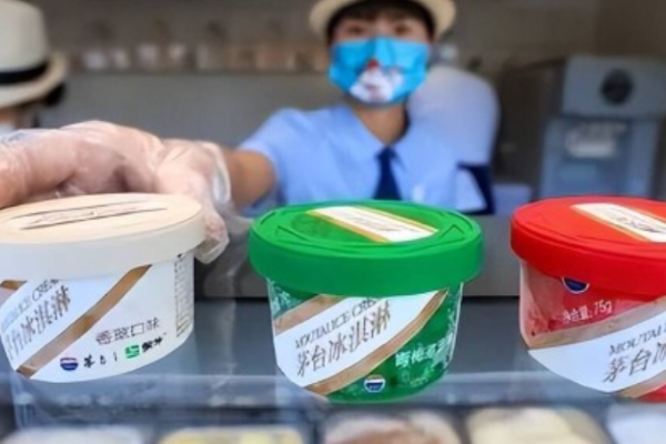 中国の高級酒「茅台酒」使ったアイス、発売1年で約1千万個販売 　