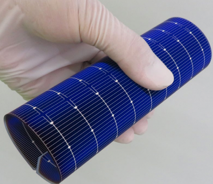 中国の科学者、360度折り曲げ自在の太陽電池を開発　