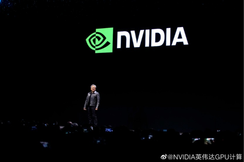 エヌビディアのフアンCEO、中国本土は訪れず。米半導体輸出規制が事業に影響