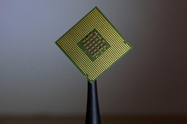 中国の半導体製造装置メーカー、米国からの締め付けで自国内シェア拡大