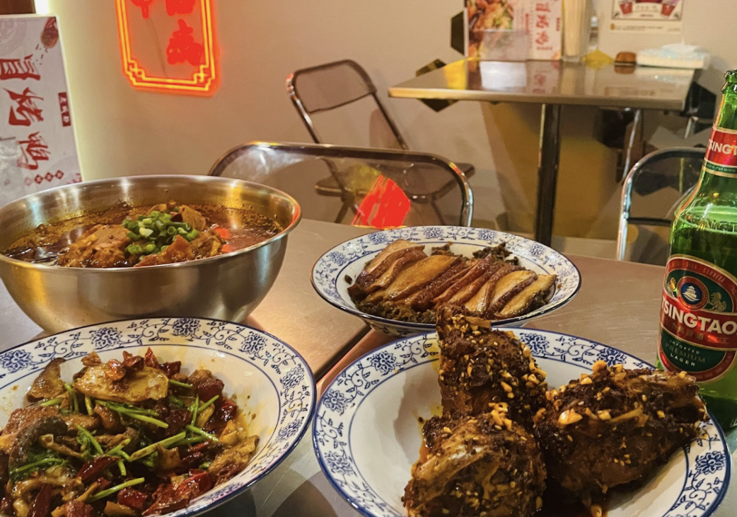 ブーム衰えぬガチ中華、料理人の奪い合い。四川料理人は中国で月給30万円「円安の日本で働きたくない」【中華ビジネス戦記】