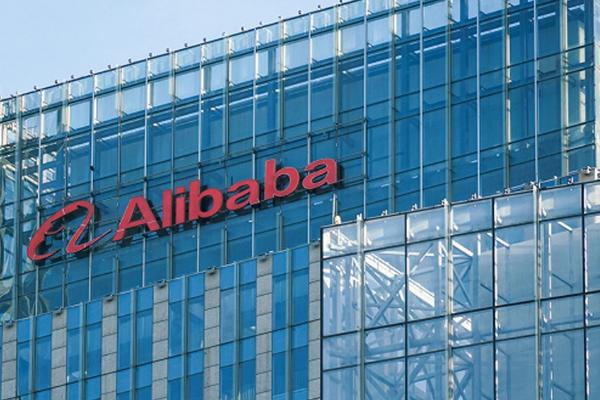 アリババ、予想外の新体制に衝撃走る　前会長の張勇氏がクラウド事業トップも退任  