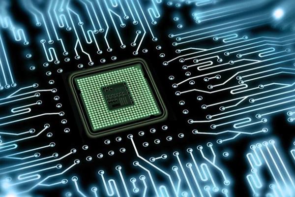 高速通信可能な車載チップ、中国企業が開発急ぐ　「世界最速のデータ伝送」目指す