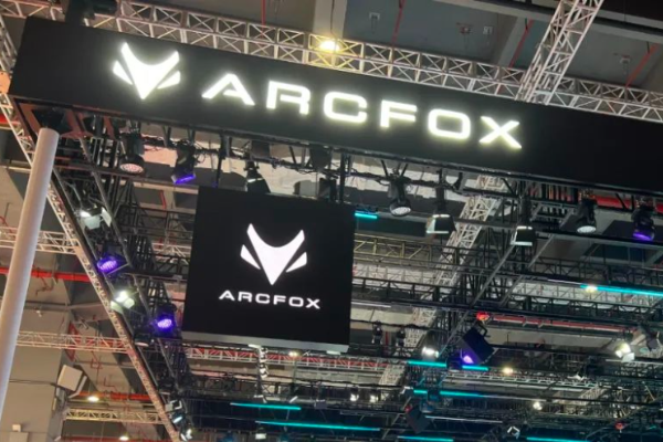 中国高級EV「ARCFOX」、中東市場に進出　日本では自動運転企業「TURING」と提携