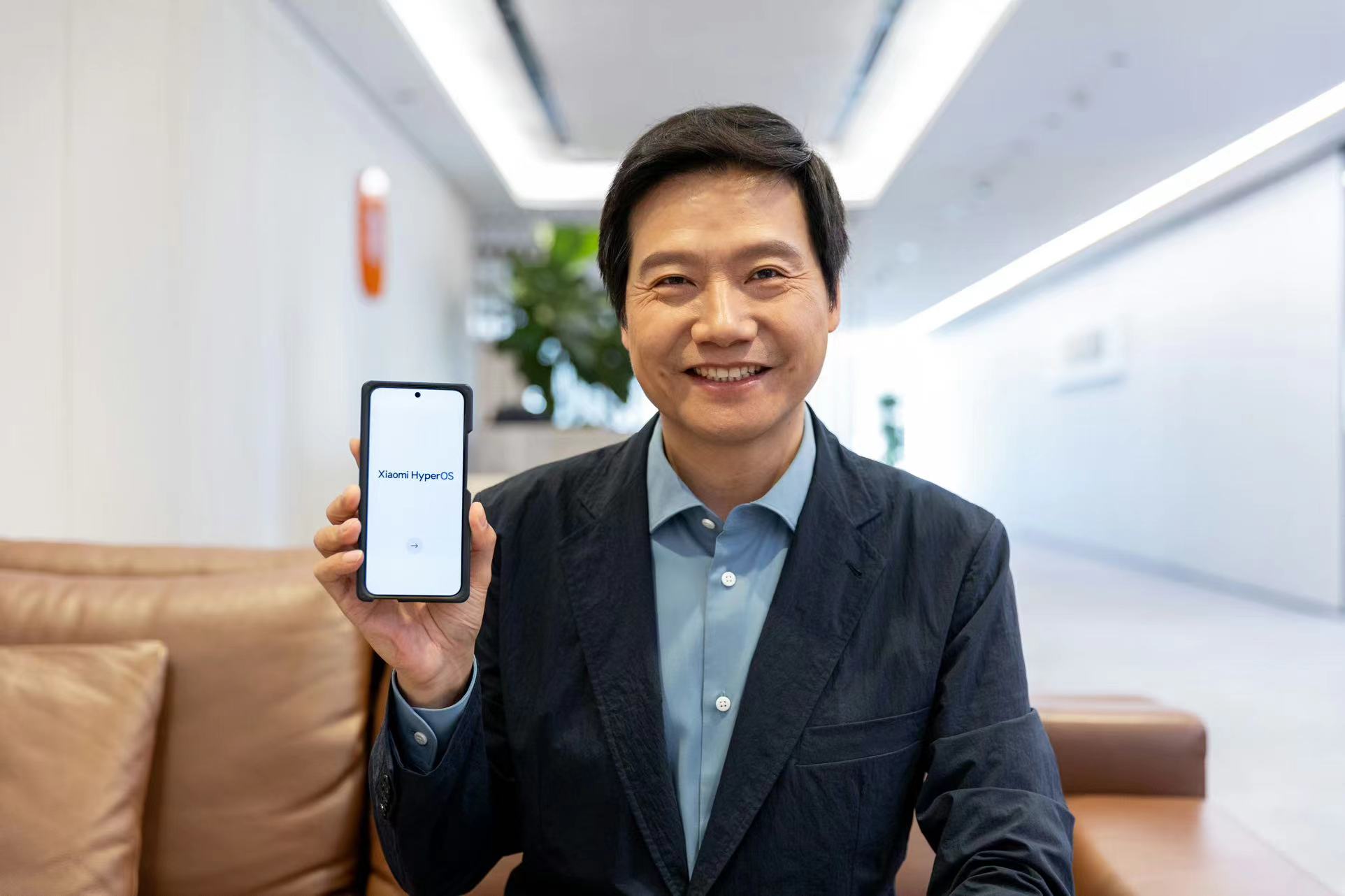中国シャオミが独自OSを開発、最新スマホに搭載　スマートカーへの展開も