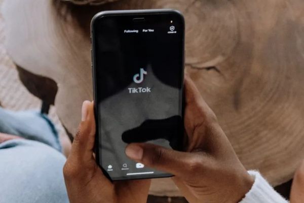 “売却しなければ利用禁止”　米下院、TikTok禁止法修正案を可決。マスク氏「言論と表現の自由に反する」