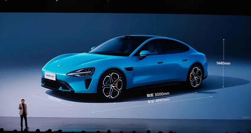 シャオミ、初のEV「SU7」を公開　テスラに匹敵する「夢の車」で世界トップ5を目指す