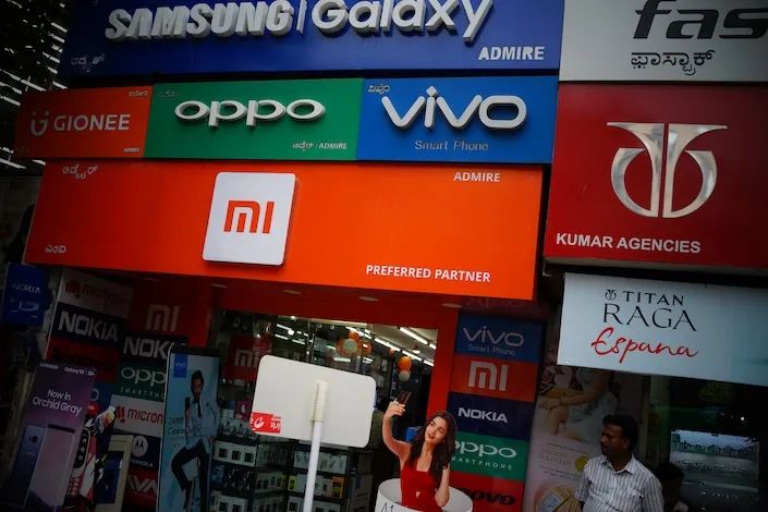 印スマホ出荷台数、23年は1億4860万台。1位は韓国サムスン、中国シャオミは3位に転落