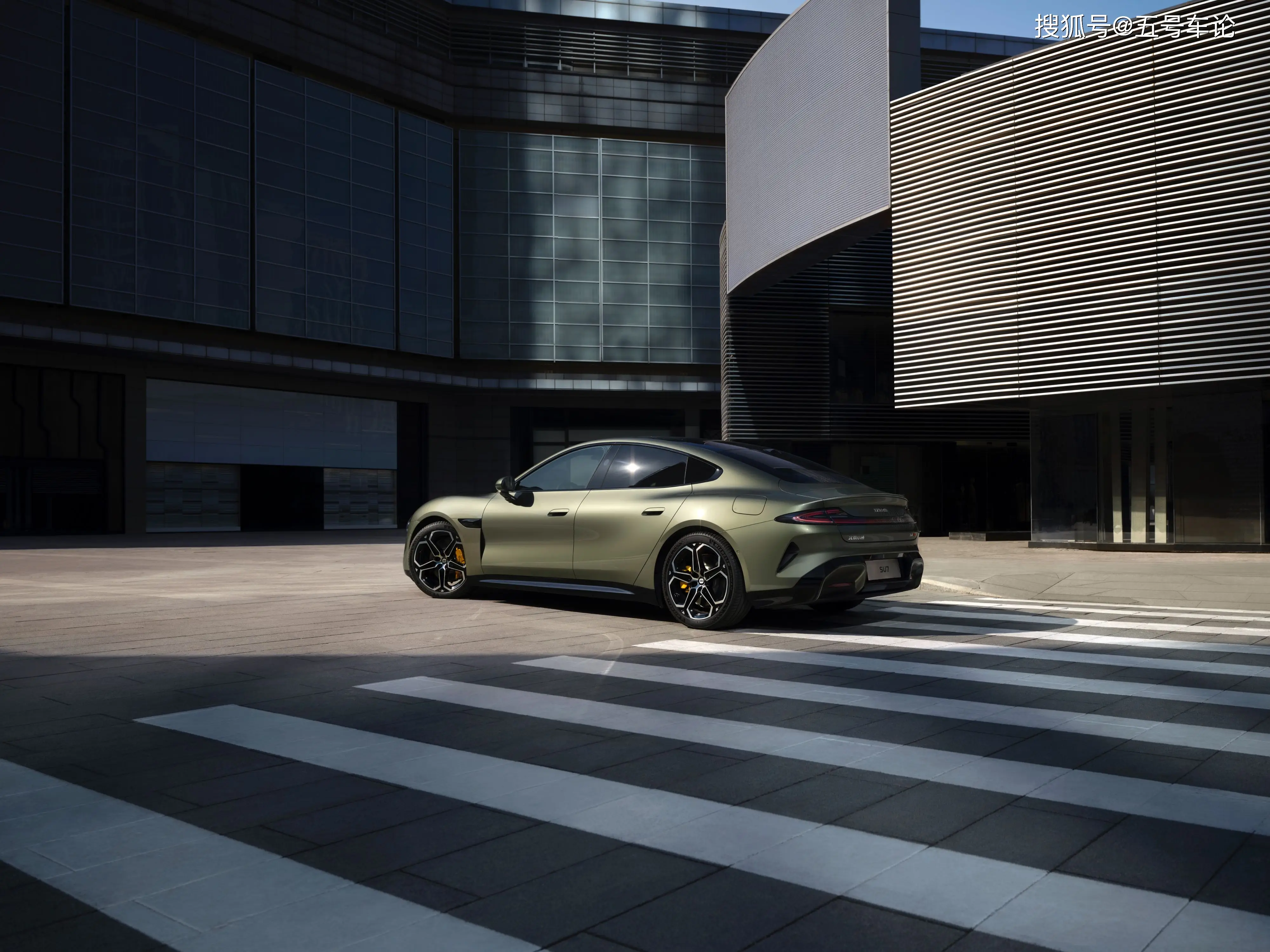 猛烈な勢いで売れるシャオミ初のEV「SU7」、約40日で受注台数10万台突破か