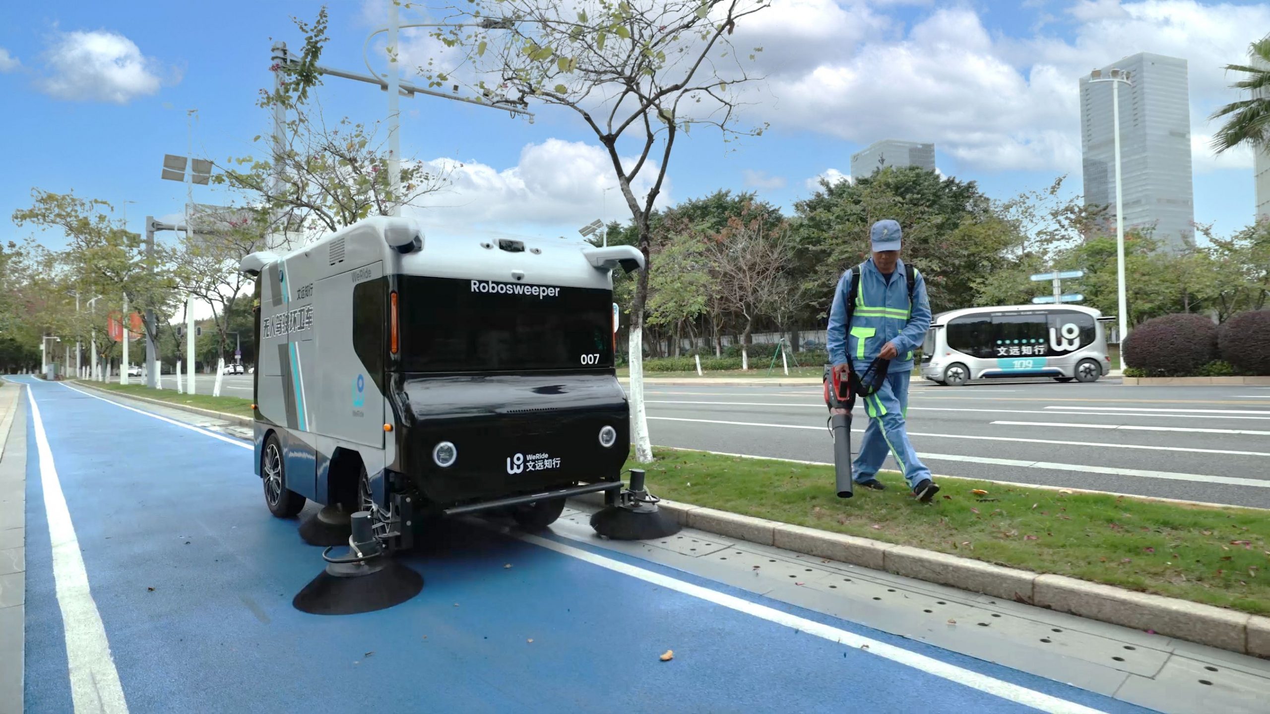中国自動運転ユニコーン「WeRide」、世界初のL4無人道路清掃車を発表　初日だけで受注額約15億円