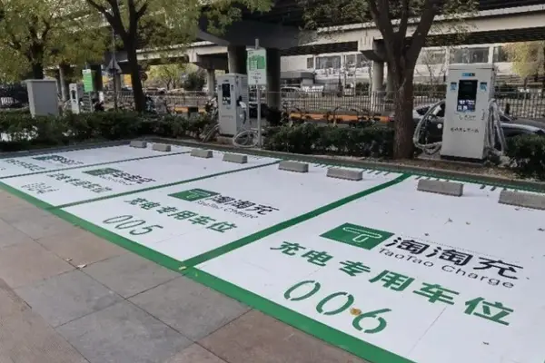 EV充電器、25年に2倍の30万台に　中国・世紀雲安