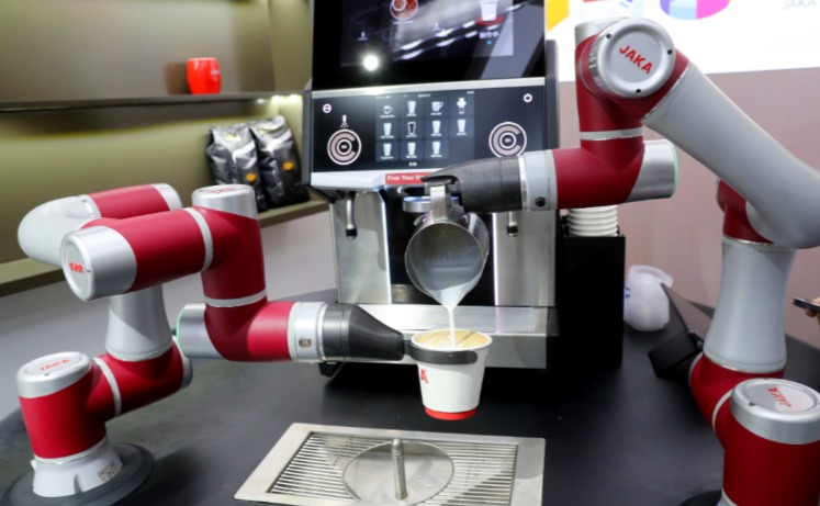 中国の産業用ロボット、海外に拡大　トヨタも採用