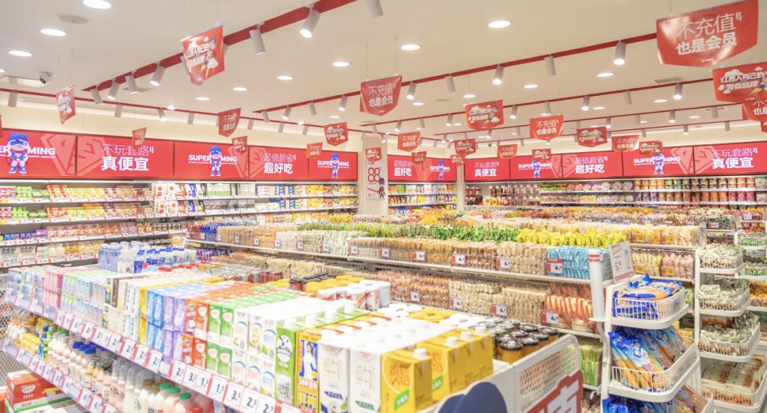 中国、スナック菓子の巨大ディスカウントチェーン誕生。「鳴鳴很忙集団」の運営店舗数が1万店突破
