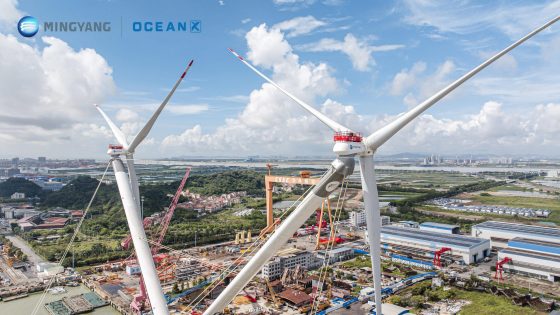 中国、世界最大の浮体式洋上風力発電設備を発表　タービン2機をV字配列
