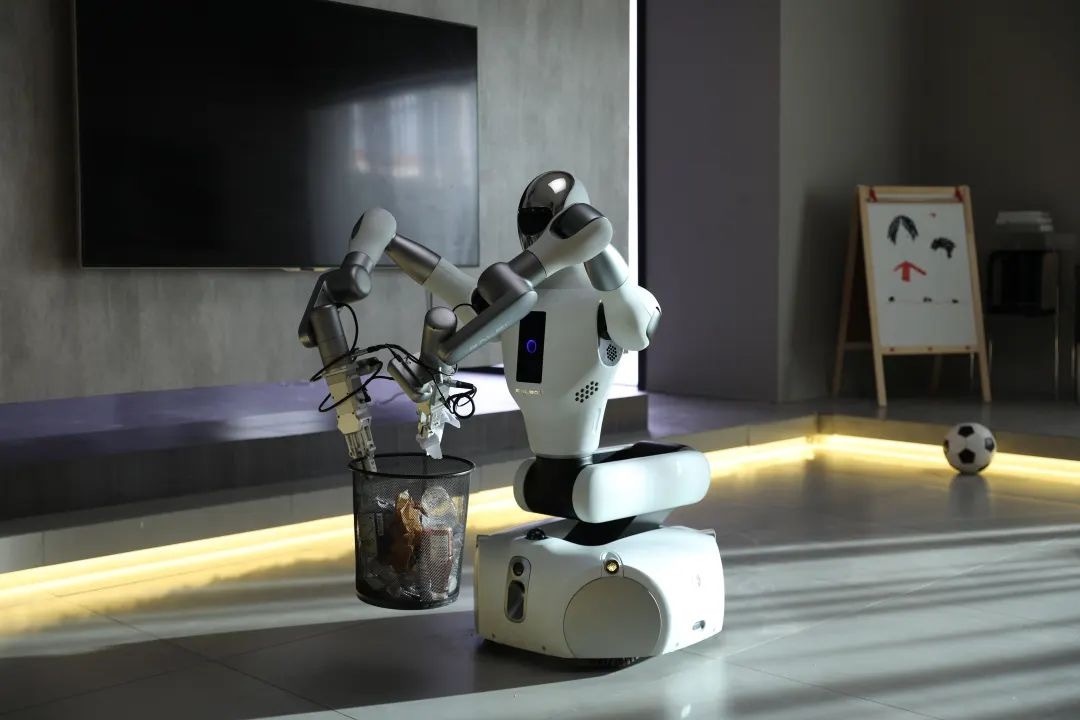 中国発人型ロボット「Galbot」、香港政府系投資会社から資金調達　一体600万円台で年内に発売か