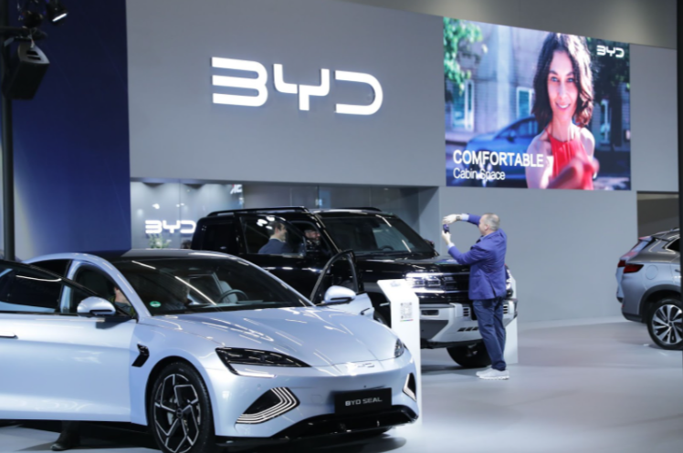 中国製EV、独開催の自動車産業見本市で勢ぞろい