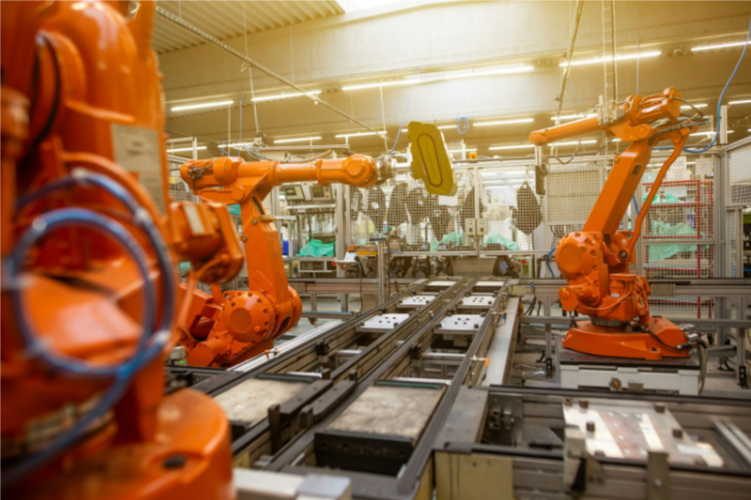 中国の産業用ロボット新規導入台数、23年は世界の過半数占める