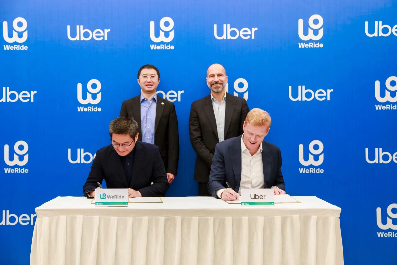 米ウーバー、自動運転の中国ウィーライドと提携　UAEでロボタクシーサービス提供へ