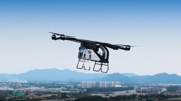 中国EV小鵬、陸空両用「空飛ぶクルマ」を初飛行。量産に向けスマート工場建設急ぐ