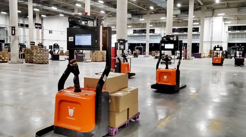 無人フォークリフト100台以上を同時稼動。中国新興「MOOE ROBOT」が海外展開を加速