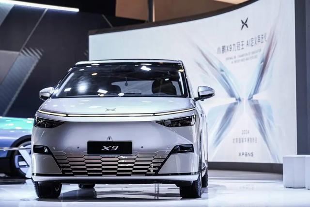 「中国EV業界は2025〜27年に淘汰の段階に」　小鵬汽車CEO、AI活用と海外展開を加速