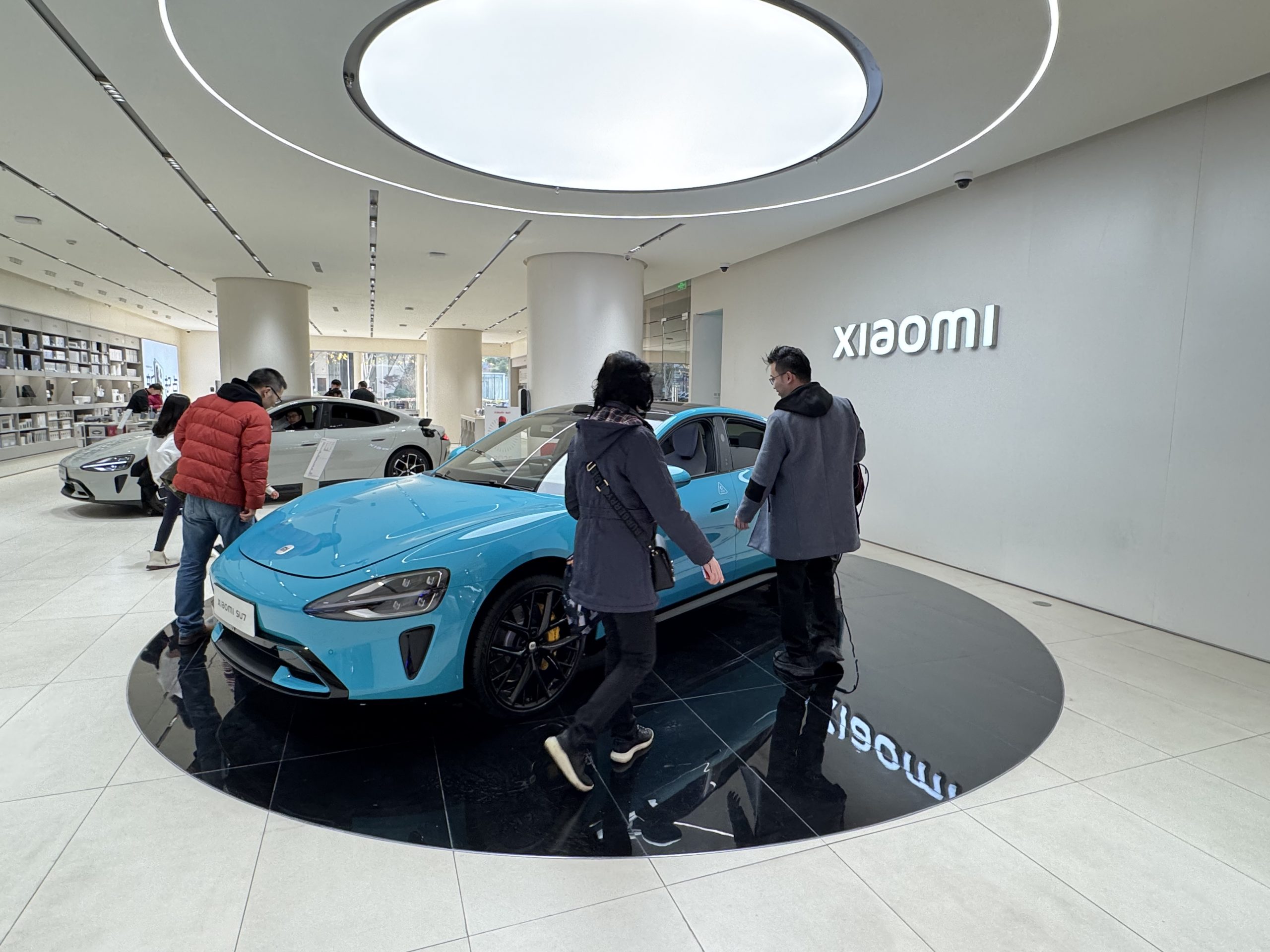 中国シャオミ、欧州にEV開発拠点　BMW幹部らを相次ぎスカウト