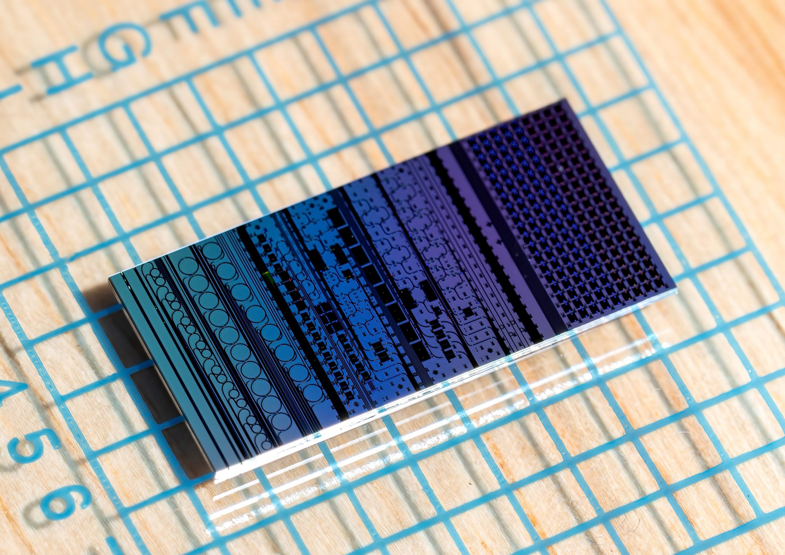 中国の科学者、世界初の光子クロックプロセッサーを開発