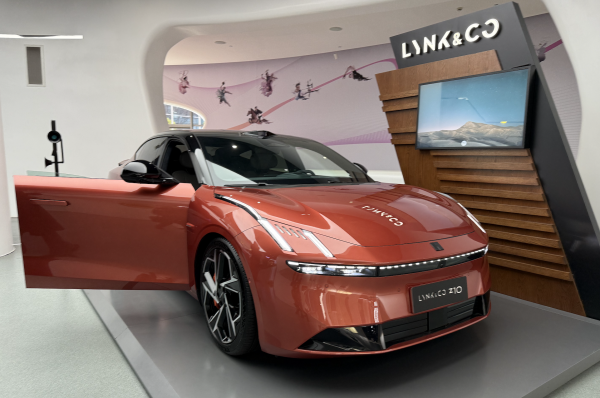 中国吉利グループ、2025年販売は初の400万台超　NEVが過半に