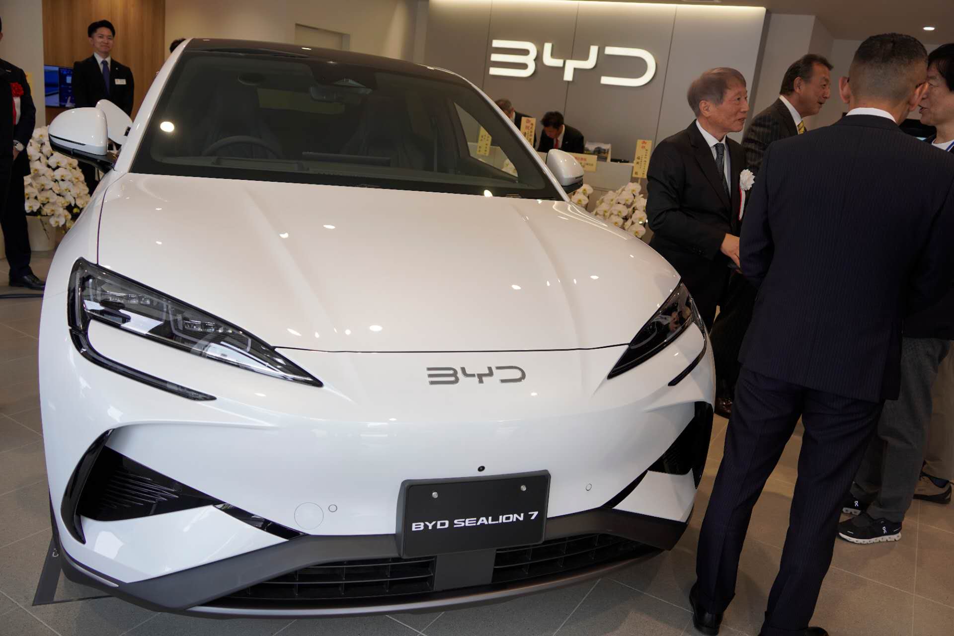 中国製EV、インドネシアで独占状態に　1〜6月でシェア9割超