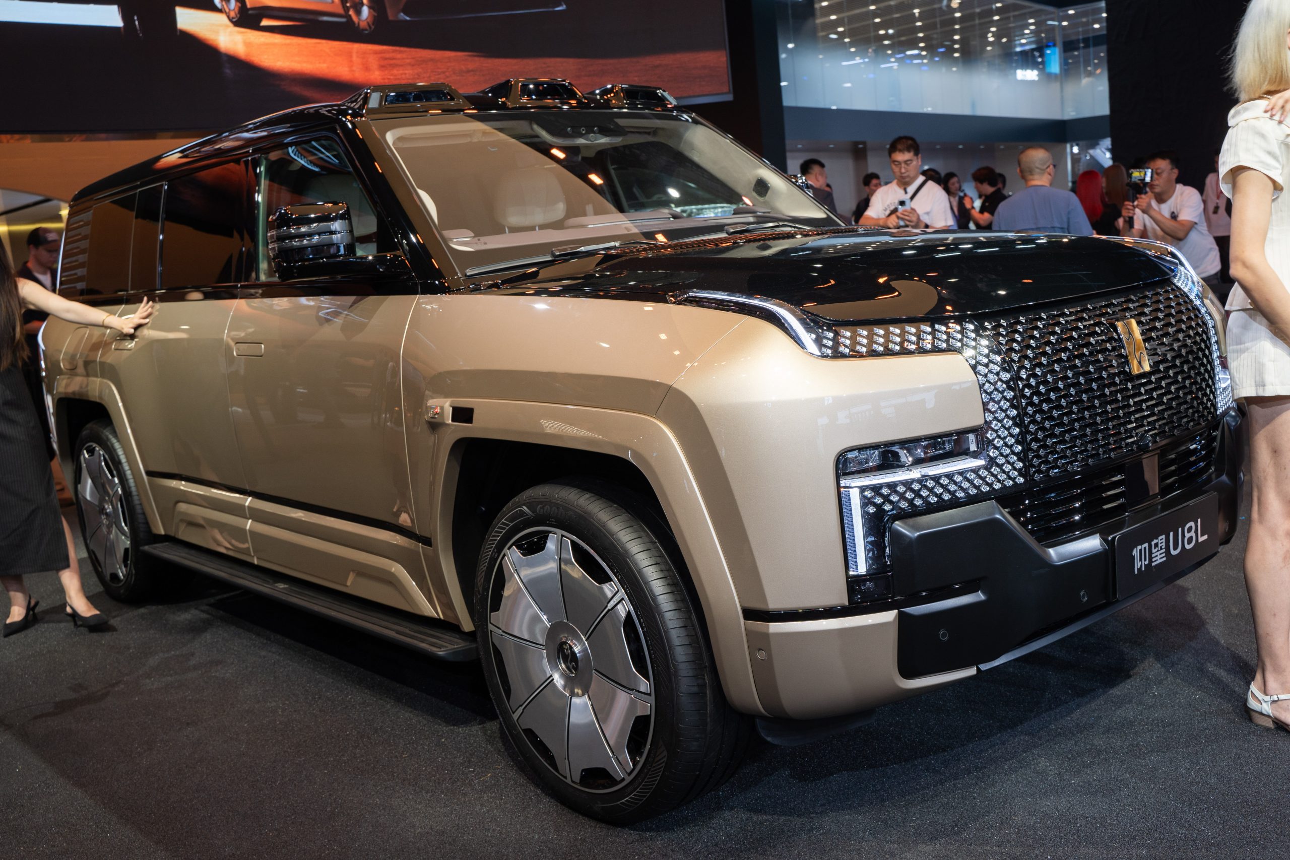 中国EV最前線ーーBYDやNIOが新車攻勢、PHEV・大型SUVの投入加速【上海モーターショー2025・後編】