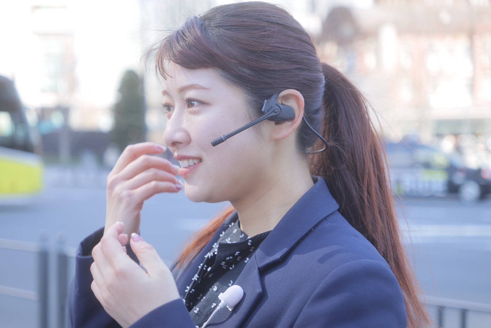 騒音110dBでも“声だけクリア”　会議特化のAIノイズ除去ヘッドセット、監視カメラ王者が新投入