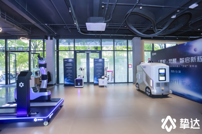 無人で駐車・充電・決済⋯EV充電ロボ「SmartLink」が示す未来