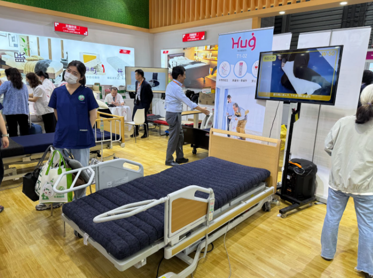 上海国際福祉機器展開催、日本企業が旺盛な「シルバー経済」市場に注目