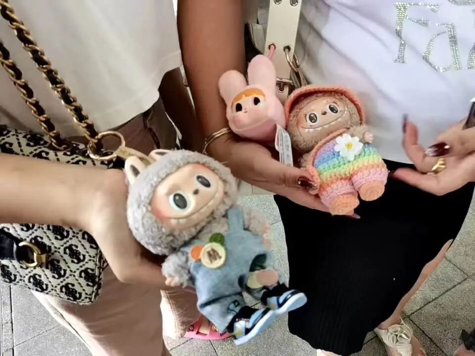 「ちいかわ」「LABUBU」けん引、中国若年層が熱狂　アートトイ消費が6.18商戦で急拡大