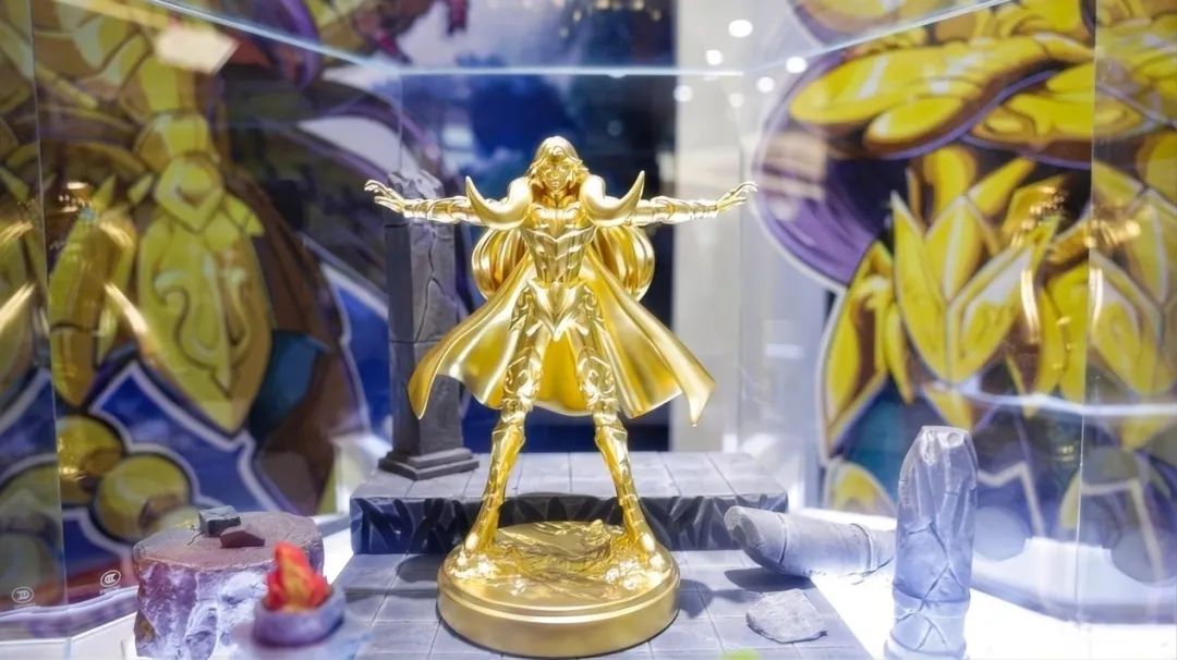 1800万円の聖闘士星矢、即完売──中国宝飾ブランドが仕掛ける「純金×グッズ」戦略