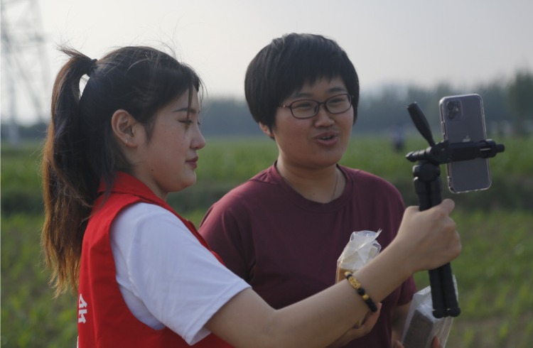 中国ライブ配信・ショート動画市場規模、24年は2100億元超す