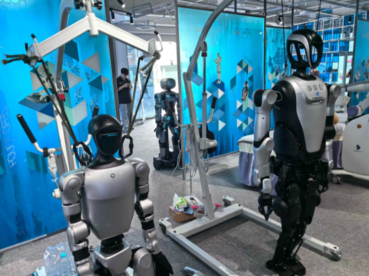 中国深圳に世界初「ロボット6S店」誕生　体験・販売・修理を一体化