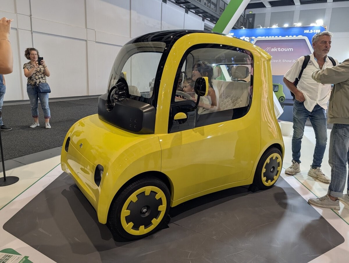 100万円で“遊べるマイクロEV”が話題に。「タイヤ付きテック」ASTRAUX、欧州Z世代を直撃