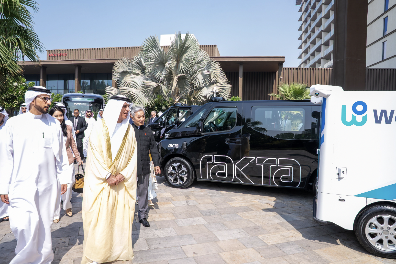 中国WeRide、UAE第3の都市でロボタクシー実証開始　次は完全無人へ