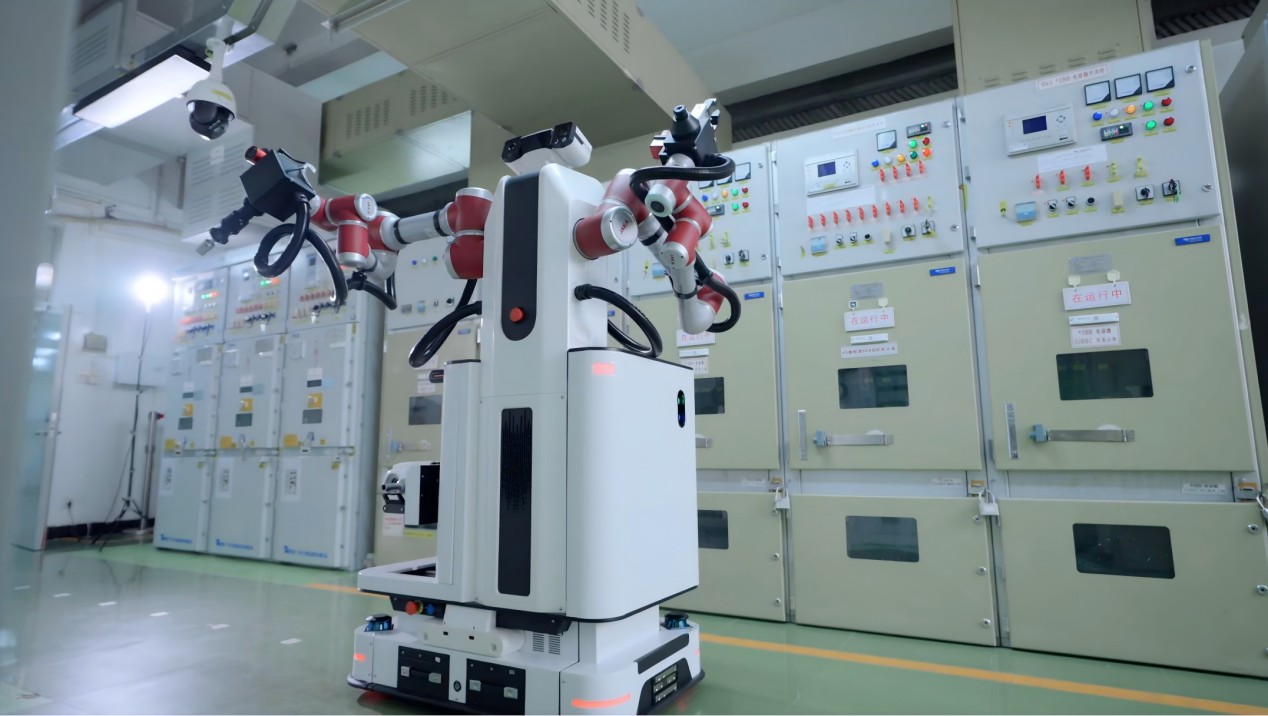 中国の変電所、双腕ロボットが「無人点検」実現　データ連携で意思決定も支援