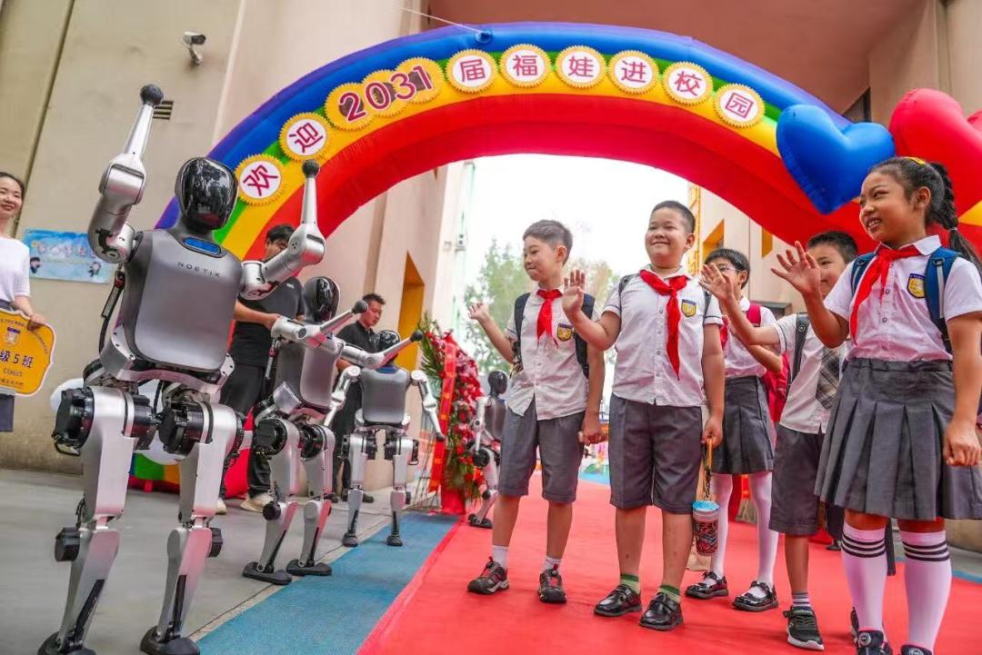 人型ロボットで教育分野に照準　中国「Noetix Robotics」、新たに40億円超を調達