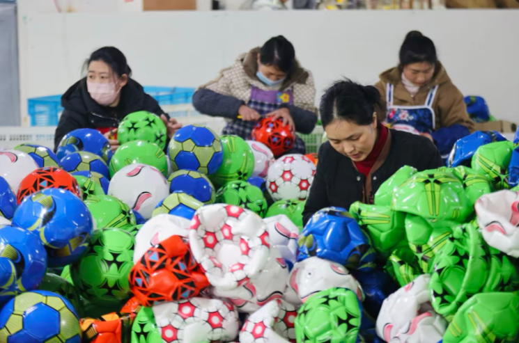貴州省のサッカーボールが世界へ　2026年W杯控え工場大忙し