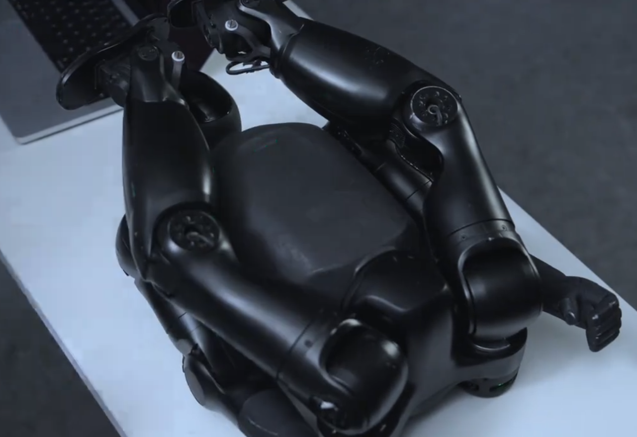 リュックで運べるヒューマノイド誕生！「天才エンジニア」率いる中国Agibot、卵サイズ関節の衝撃作を発表