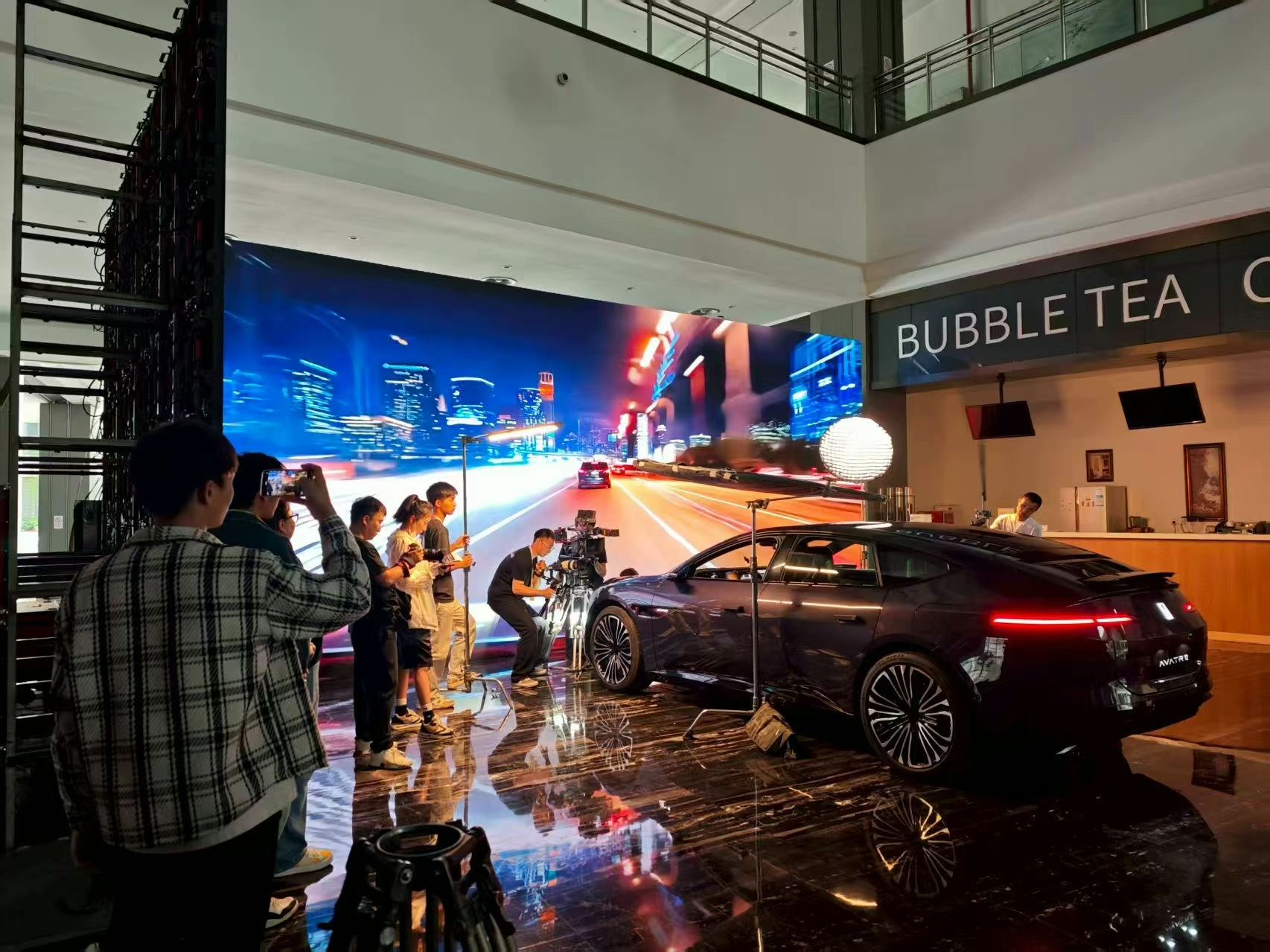 中国・重慶が「ショートドラマの巨大工場」に――国内1.4兆円市場から日本など海外への供給拠点へ