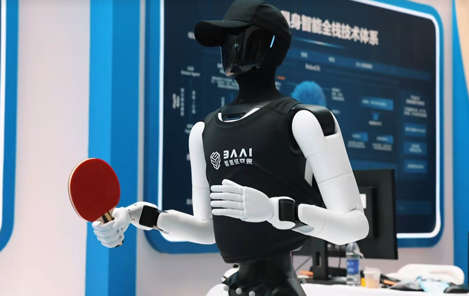 中国AGIBOTのヒューマノイド、卓球の自律ラリーに世界初成功——「ミリ秒の反応」を実装