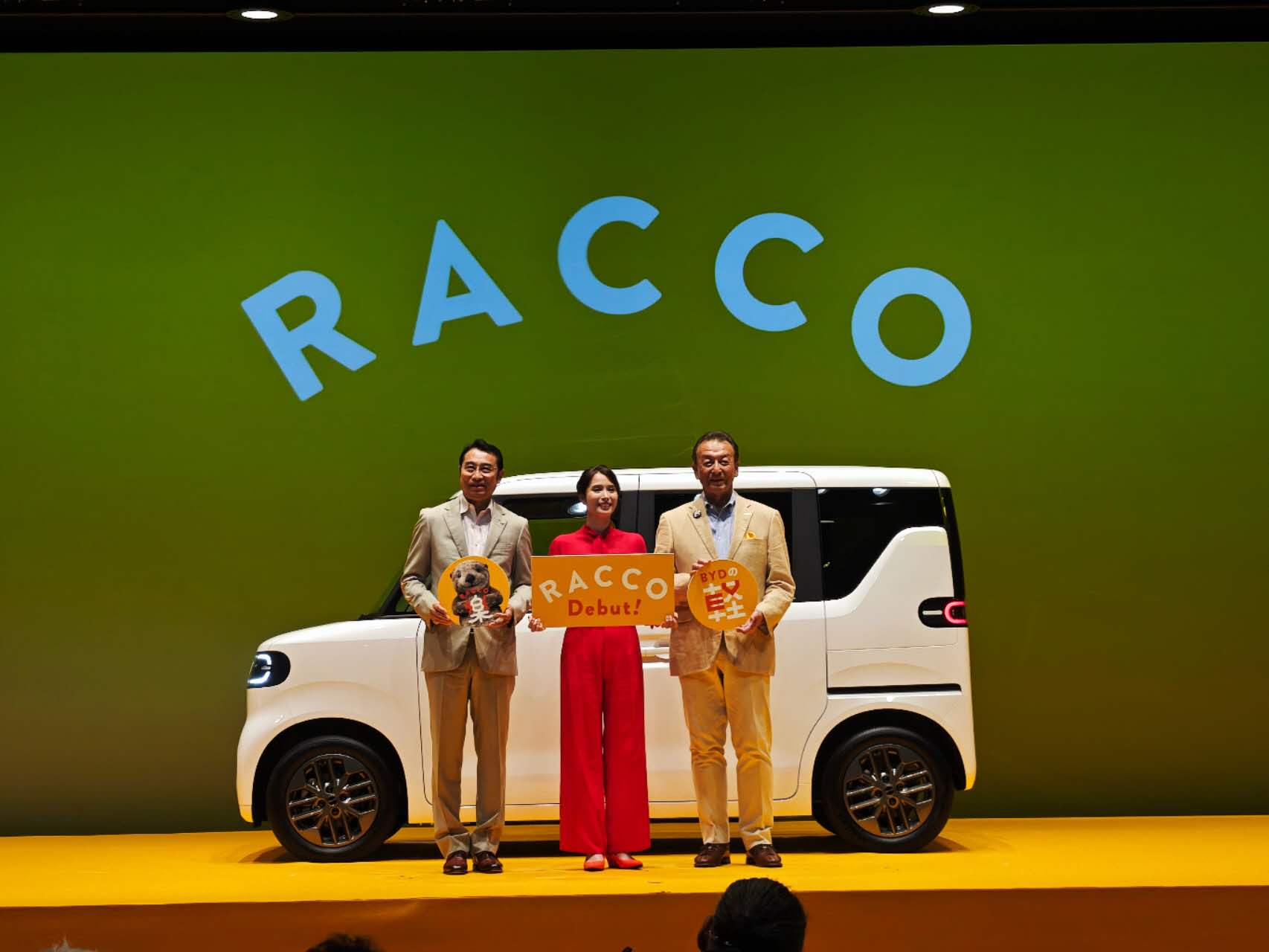 BYD、海外メーカー初の軽EV「RACCO」を199万円から　「装備」強みに年内1万台受注目標