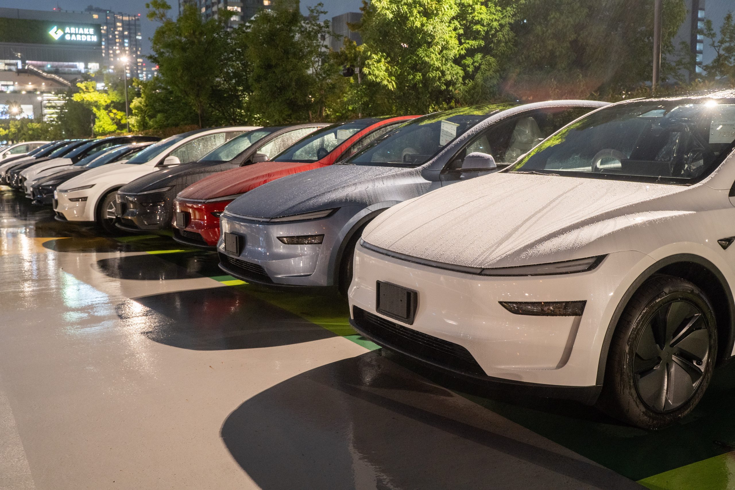 テスラ「納車大混乱」はなぜ起きた？最大237万円の補助金で注文殺到の裏舞台