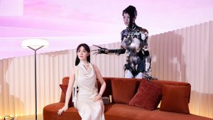 中国ヒューマノイド、上半期400機種超　完成品メーカー140社、量産競争へ