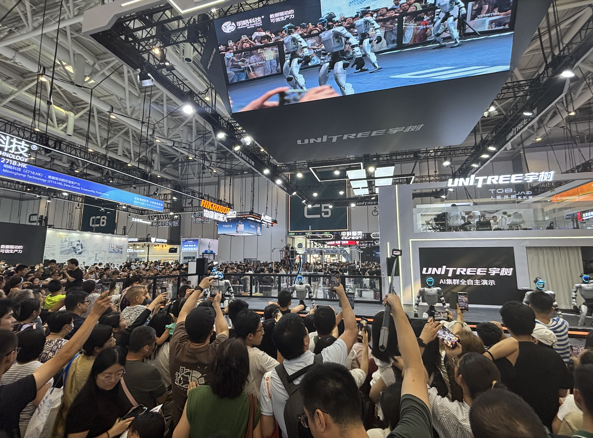 中国の夏休みには「ロボット」がいる。ヒューマノイド熱狂、その先にあるもの【駐在員が見た中国】