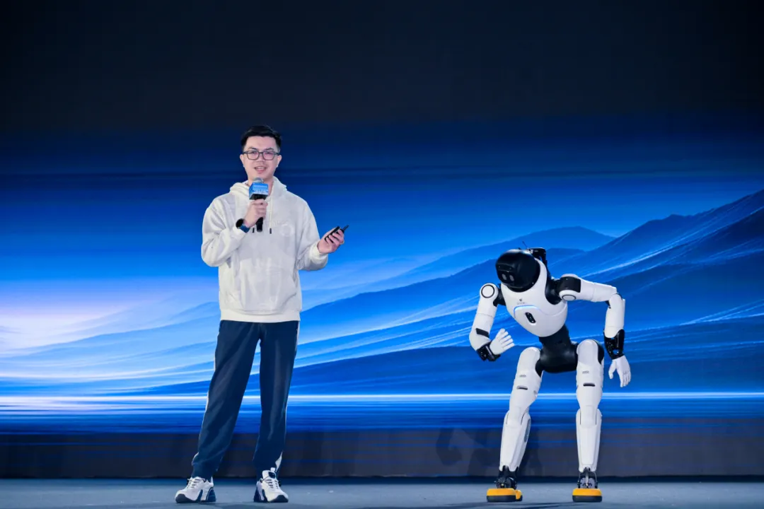 中国AGIBOT、人型ロボット出荷で世界首位　上半期8600台超